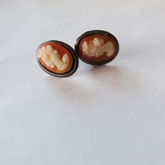 Vintage cameo earrings - Picture 2 of 5